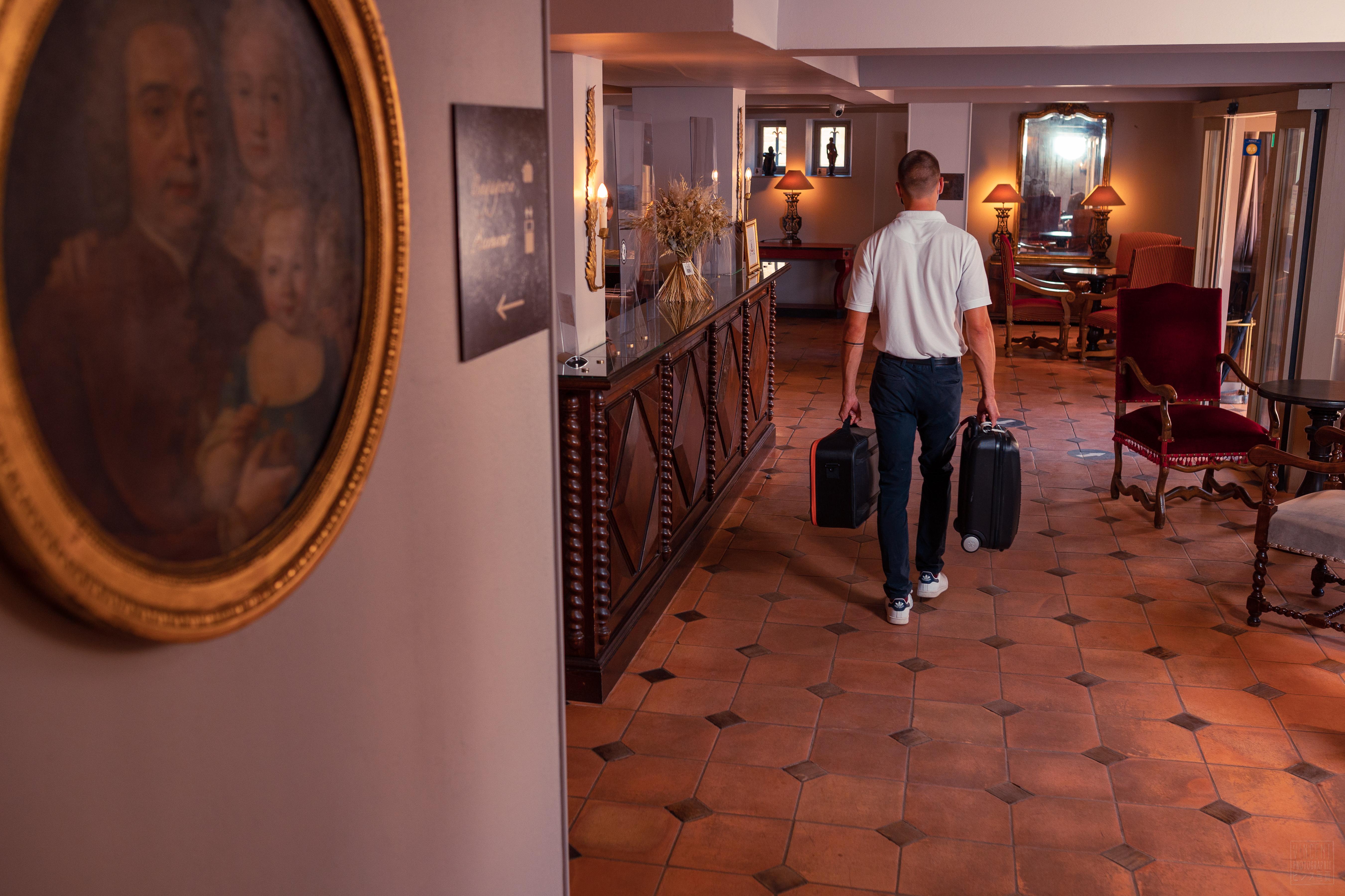 Western Le Donjon - Cœur De La Cité Médiévale Hotel 4*