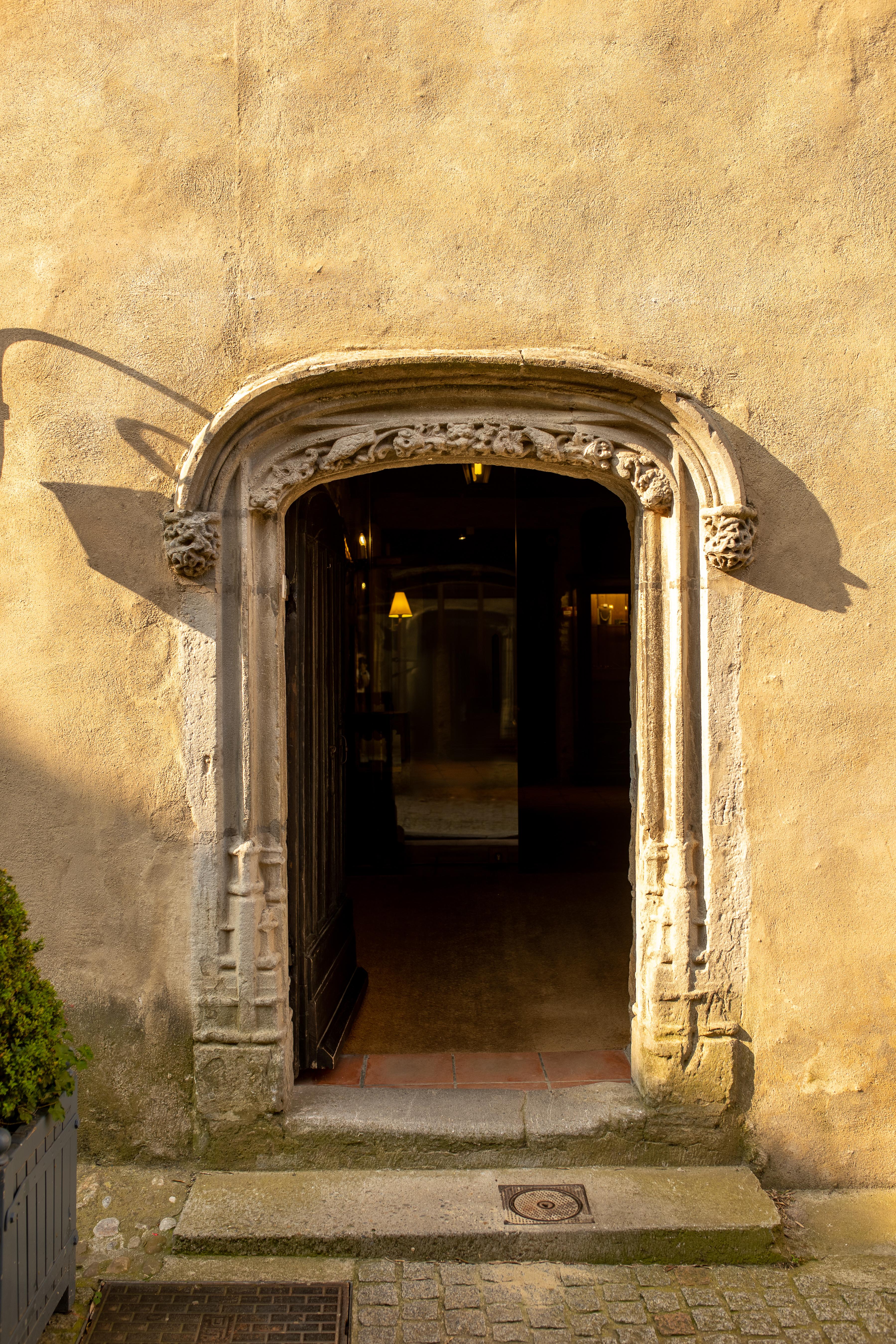 Hotel Western Le Donjon - Cœur De La Cité Médiévale 4*