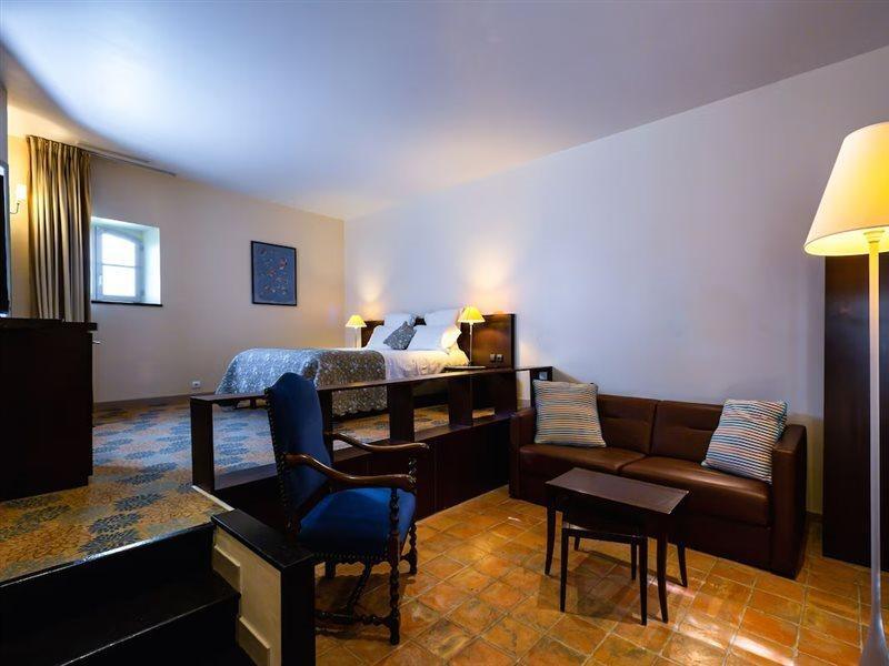 Hotel Western Le Donjon - Cœur De La Cité Médiévale 4*