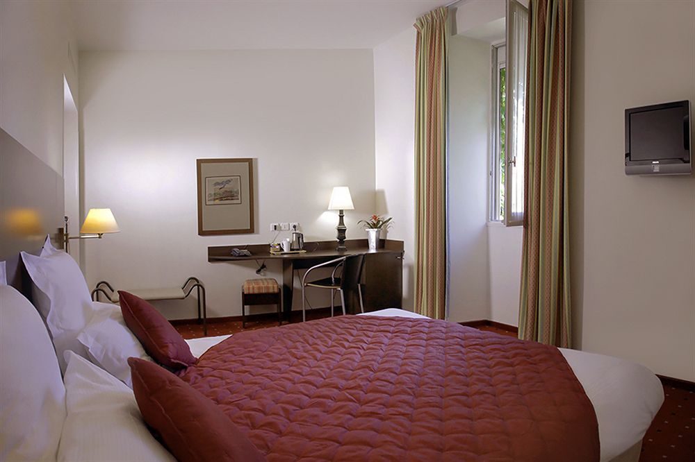 Western Le Donjon - Cœur De La Cité Médiévale Hotel 4*