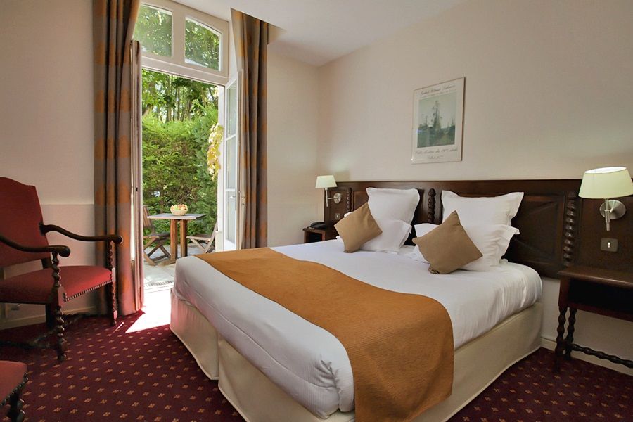 Hotel Western Le Donjon - Cœur De La Cité Médiévale 4*