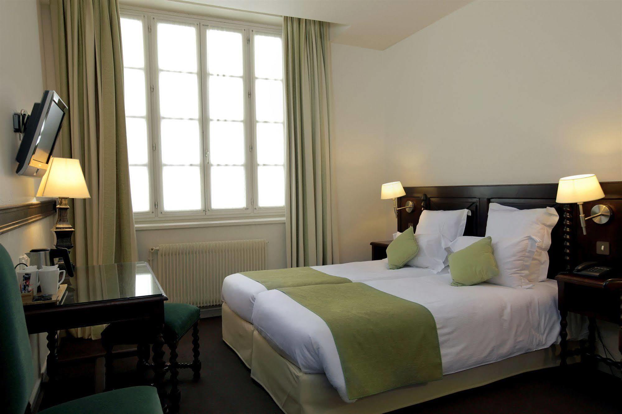 Western Le Donjon - Cœur De La Cité Médiévale Hotel 4*